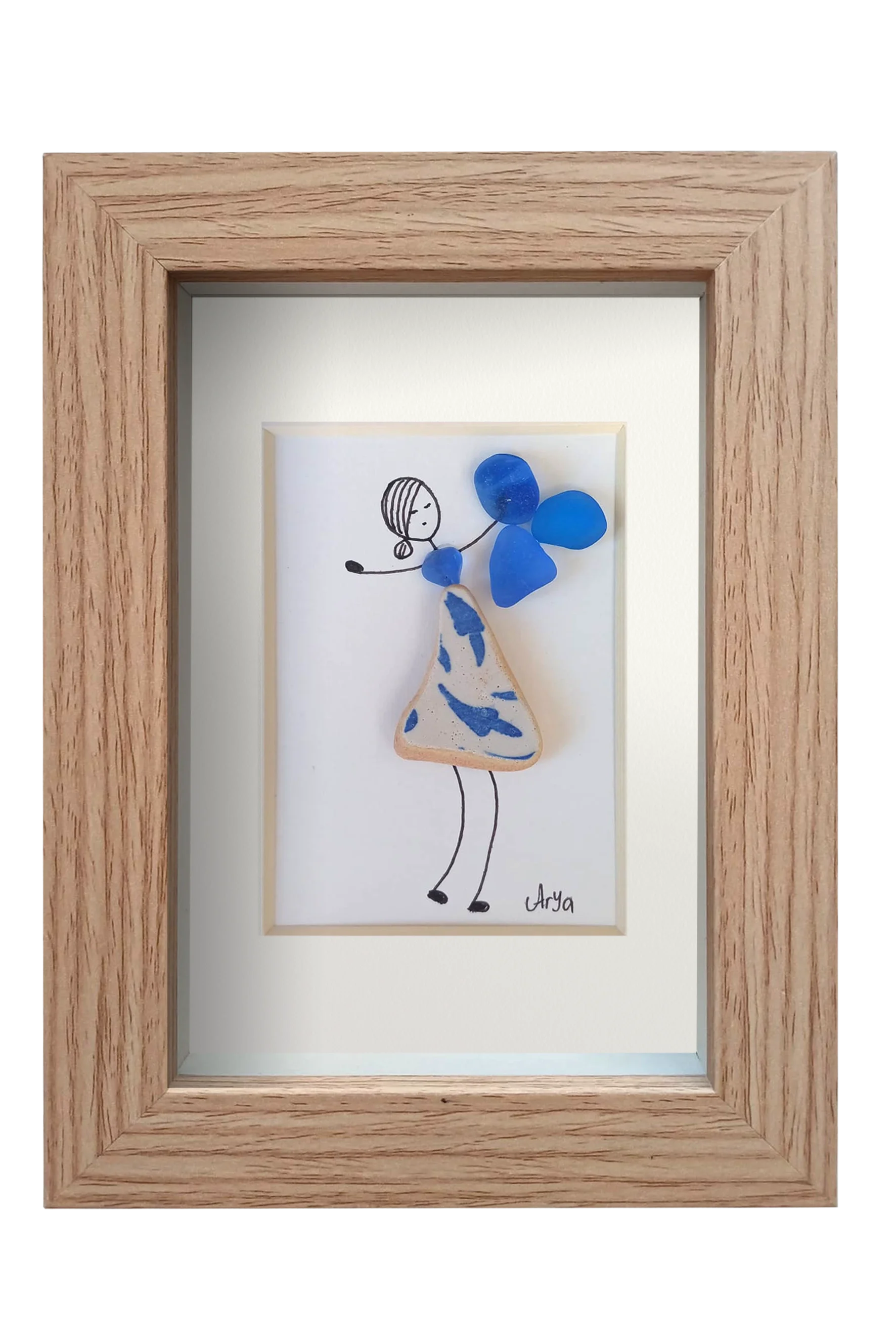 Chica danzando en azul
