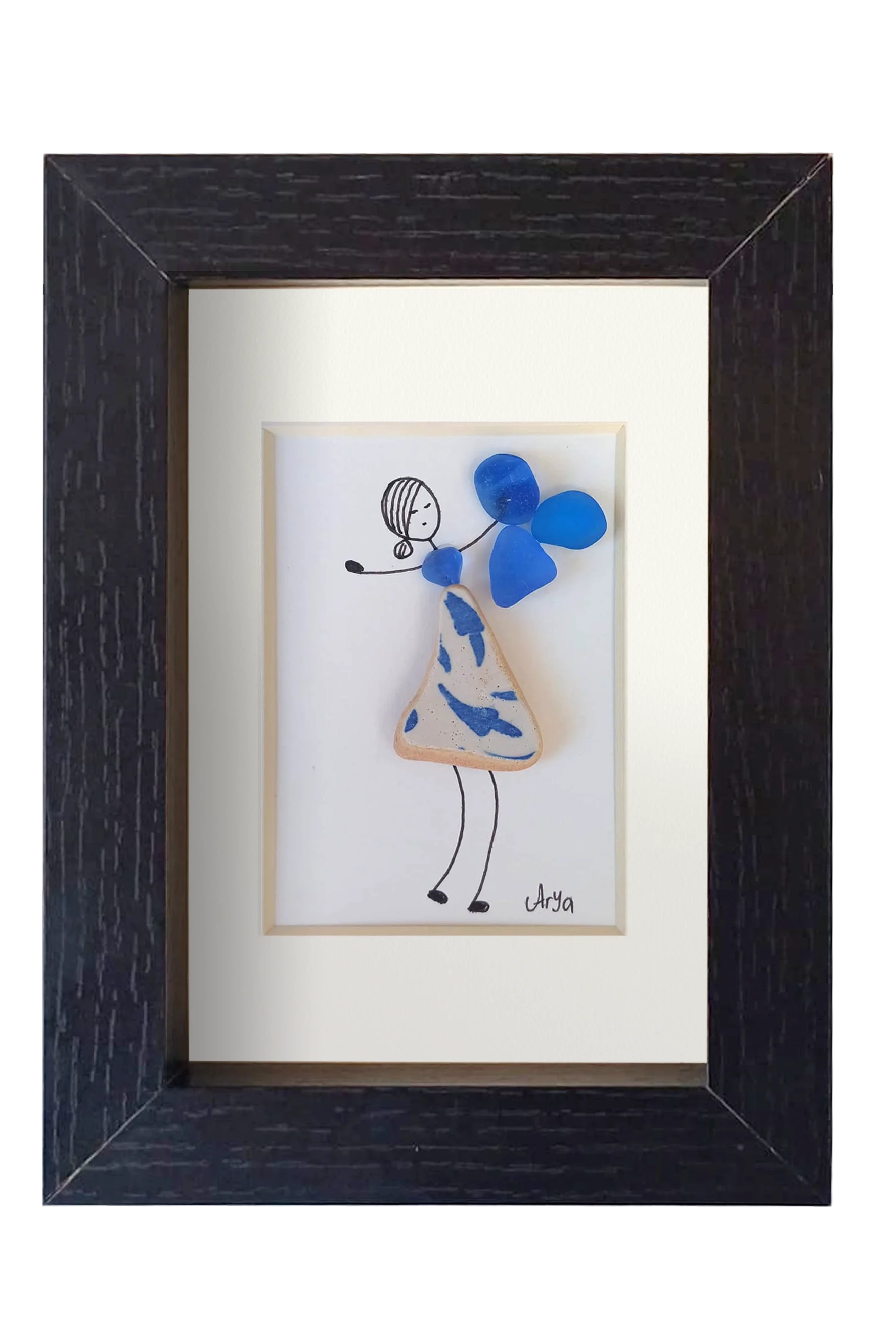 Chica danzando en azul