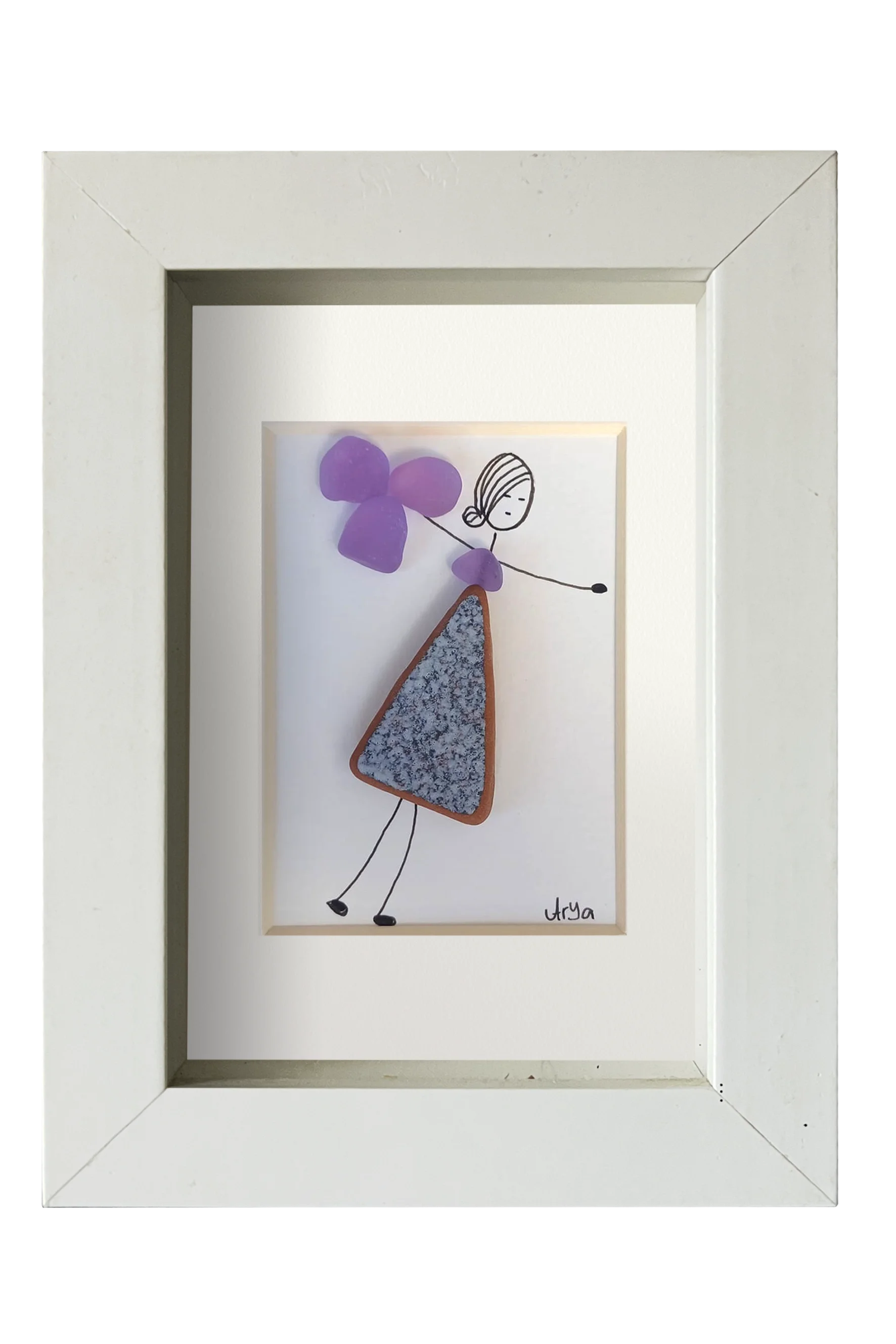 Chica danzando en lila