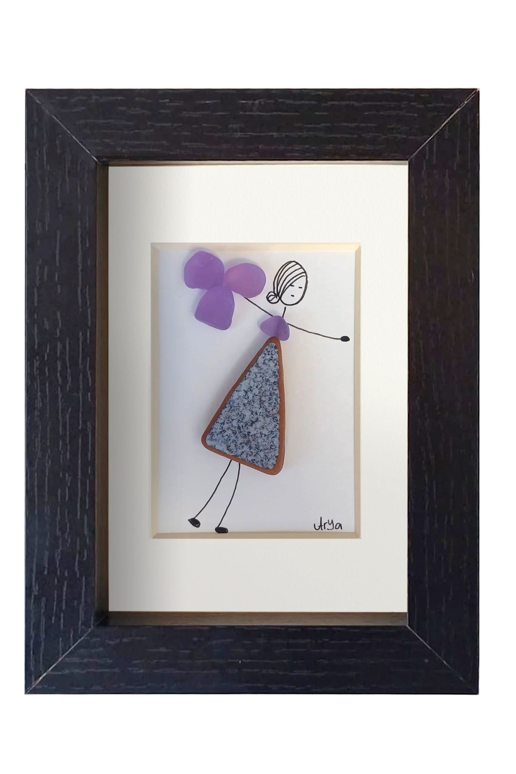 Chica danzando en lila