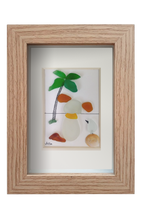 Pájaro y perro bajo la palmera