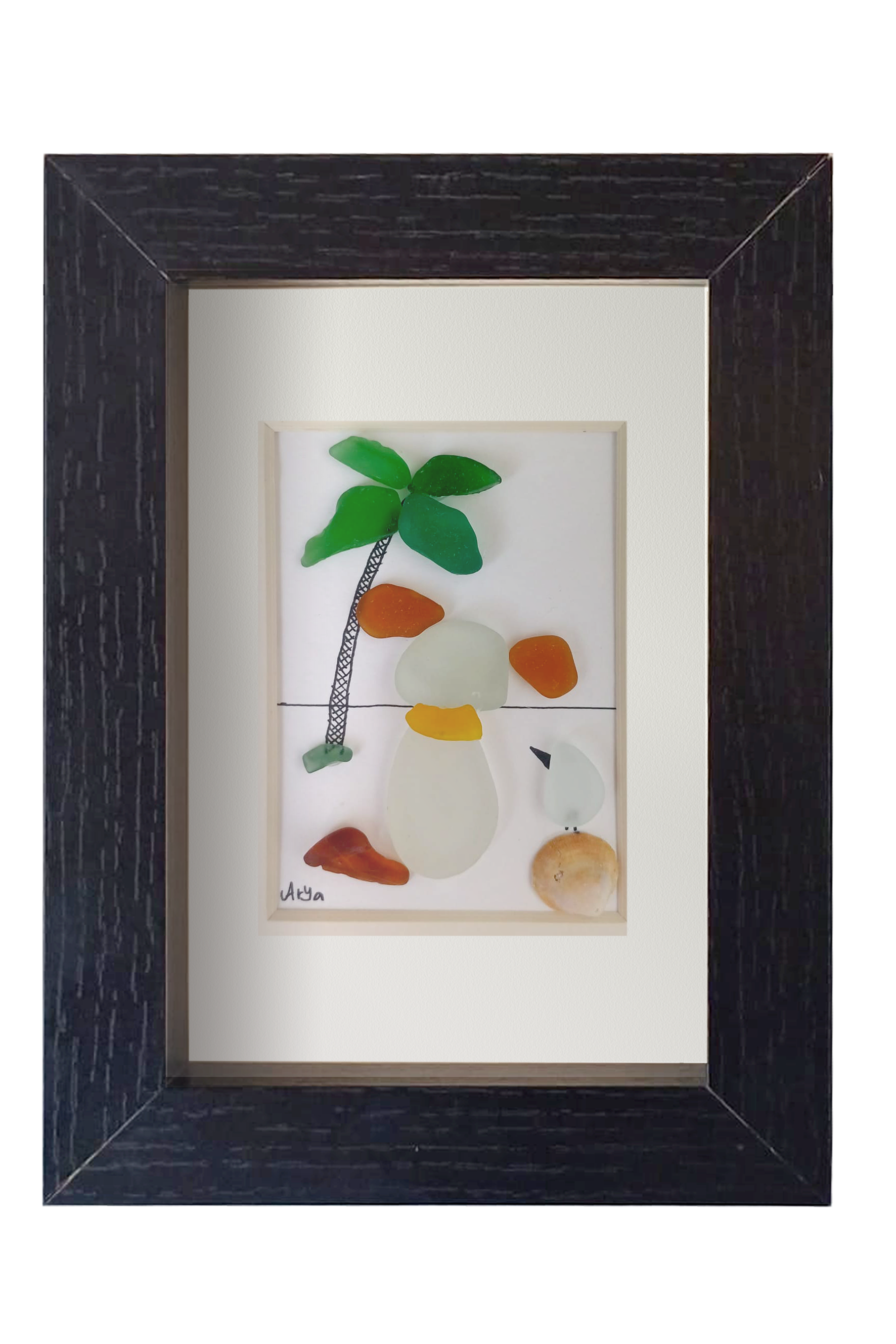 Pájaro y perro bajo la palmera