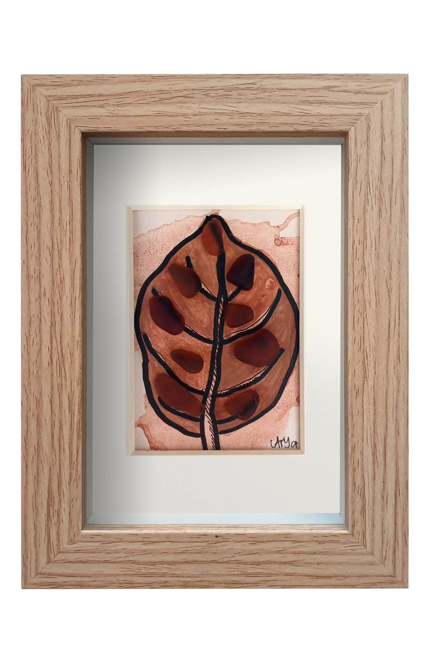 Cuadro de tinta, acuarela y vidrio de mar marrón representando una hoja otoñal. Marco madera