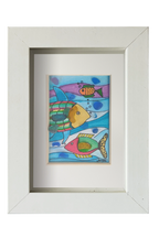 Colorido cuadro con dibujos de peces tropicales