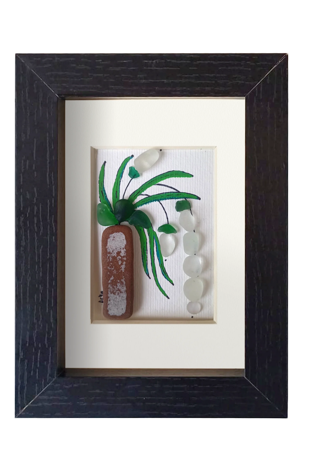 Cuadro con maceta alargada y planta con flores blancas colgantes de tinta y vidrio marino blanco para las flores y verde para las hojas
